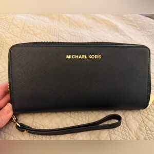 Michael Kors Jet Set Wallet/Wristlet
